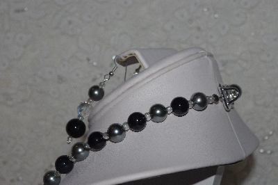 +MBAHB #00015-9005  "One Of A Kink Black, Silver & Clear Bead Necklace & Earring Set"