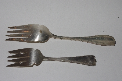 +MBAMG #00016-0060  "Vintage Set Of 2 Serving Forks"