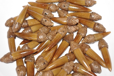 +MBAAC #02-11  "Set Of 40 Capped Valley Oak Acorn Beads"