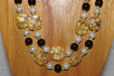 +MBADS #04-869  "Yellow,Black & White Bead Necklace & Earring Set"