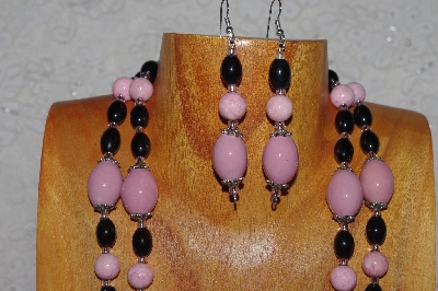 +MBADS #04-841  "Pink & Black Bead Necklace & Earring Set"