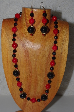 +MBADS #04-1043  "Red & Black Bead Necklace & Earring Set"