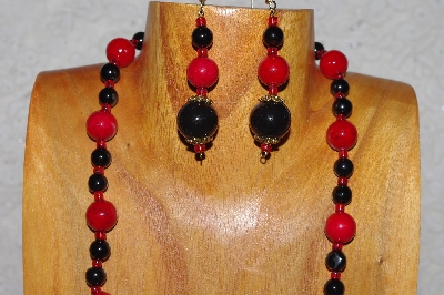 +MBADS #04-1043  "Red & Black Bead Necklace & Earring Set"