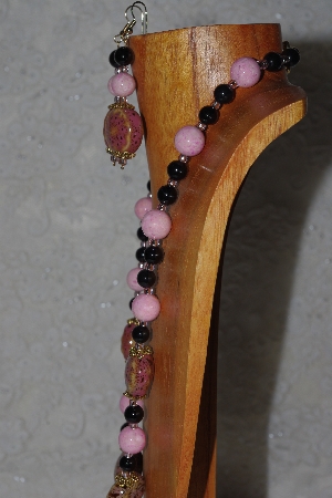 +MBADS #04-1010  "Pink & Black Bead Necklace & Earring Set"