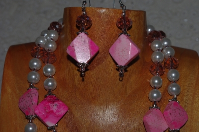 +MBADS #05-0029  " Pink & White Bead Necklace & Earring Set"