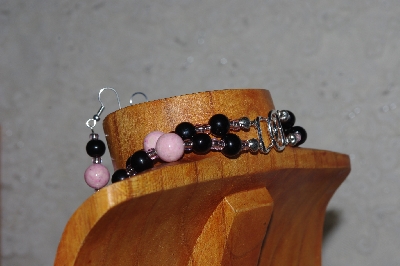 +MBADS #05-0081  "Pink,Ivory & Black Bead Necklace & Earring Set"