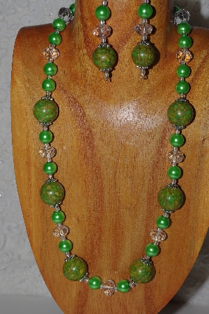 +MBASS #0003-226  "Green & Clear Bead Necklace & Earring Set"