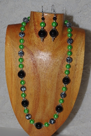 +MBASS #0003-0165  "Black & Green Bead Necklace & Earring Set"