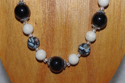 +MBASS #0003-0160  "White & Black Bead Necklace & Earring Set"