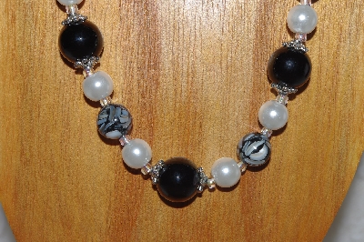 +MBASS #0003-0141  "Black & White Bead Necklace & Earring Set"