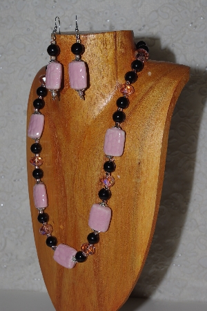 +MBASS #0003-0195  "Black & Pink Bead Necklace & Earring Set"