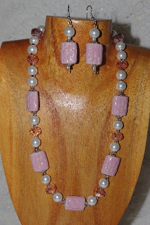 +MBASS #0003-0202  "Pink & White Bead Necklace & Earring Set"