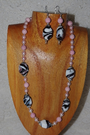 +MBASS #0003-0042  "Black,White & Pink Bead Necklace & Earring Set"