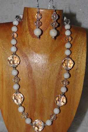 +MBAHB #58-0089  "Clear & White Bead Necklace & Earring Set"