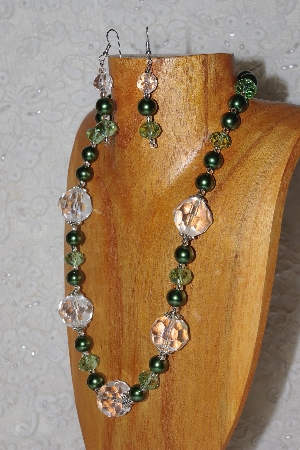 +MBAHB #58-0077  "Green & Clear Bead Necklace & Earring Set"
