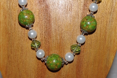+MBAHB #058-0054  "Green & White Bead Necklace & Earring Set"
