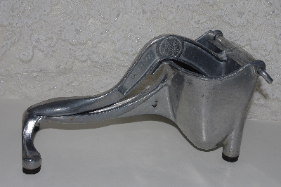 +MBAVG #101-0082  "Vintage Wear-Ever Aluminum Hand Press"