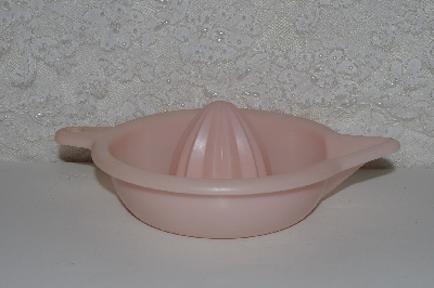 +MBAVG #101-0018  "Vintage Pink Plastic Reamer"