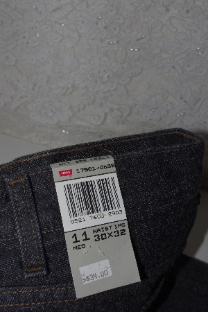 +MBAMG #100-0109    "Size 11 Med 30x32  "1990's Ladies Black 501 Jeans"