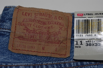+MBAMG #100-0133   "Size 11 Medium 30x32   "1990's Ladies 501 Jeans"