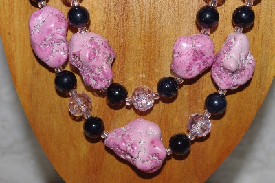 +MBAMG #100-0136  "Pink & Black Bead Necklace & Earring Set"