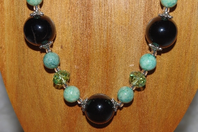 +MBAMG #100-0168  "Black & Green Bead Necklace & Earring Set"