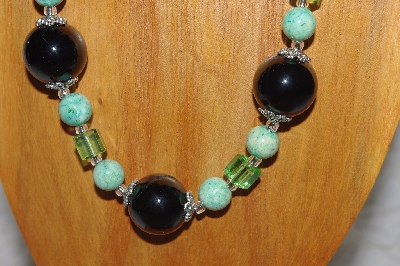 +MBAMG #100-0181  "Black & Green Bead Necklace & Earring Set"