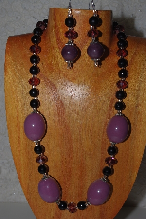 +MBAMG #100-0244  "Purple & Black Bead Necklace & Earring Set"