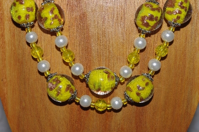 +MBAMG #100-0354  "Yellow & White Bead Necklace & Earring Set"