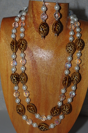 +MBAMG #100-0334  "Brown,White & Clear Bead Necklace & Earring Set"