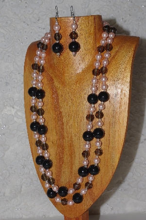 +MBAHB #033-0080  "Black Porcelain & Mixed Bead Necklace & Earring Set"