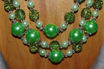 +MBAHB #033-0151  "Lime Green Shell Pearl & Mixed Bead Necklace & Earring Set"