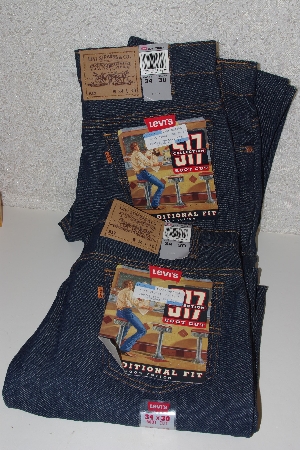 +MBAHB #18-0073  "Two Pairs Of Levi 517 Size 34x30 Mens Boot Cut Jeans"