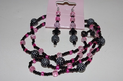 +MBAEG #0016-0004  "Black & Pink"