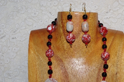 +MBAHB #312-0022  "Redline Marble & Mixed Bead Necklace"