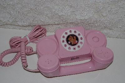 +MBAMG #S99-0093  "2002 Pink Pincess Barbie Phone"