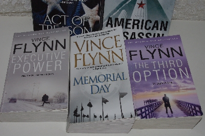 +MBACF #B-0052  "Vince Flynn Set Of 5 Pre-Owned Paperback Books"