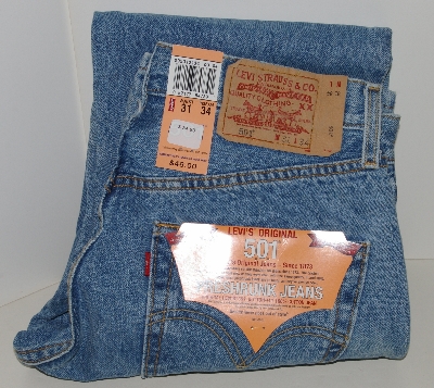 +MBAJ #501-0122 "  Size 31x34   "Levi 501 Preshrunk Jeans"