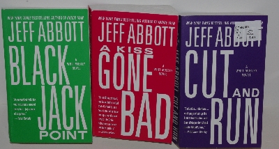 +MBAM #421-0143  "Lot Of 3 Jeff Abbott Whit Mosley Series Books"