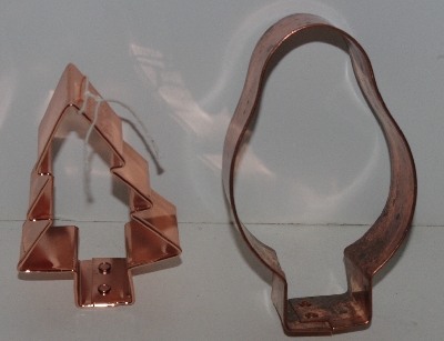 +MBAM #421-0063  "Set Of 2 Older Christmas Copper Cookie Cutters"