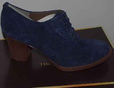+MBA #1515-117    "Tignanello Suede Navy Lace-Up Oxford Shooties With Stacked Heels"