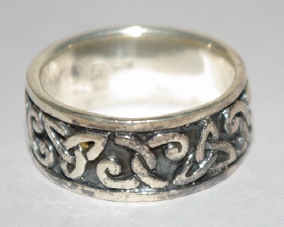 +MBA #1818-0082  "Sterling Celtic Band Ring"