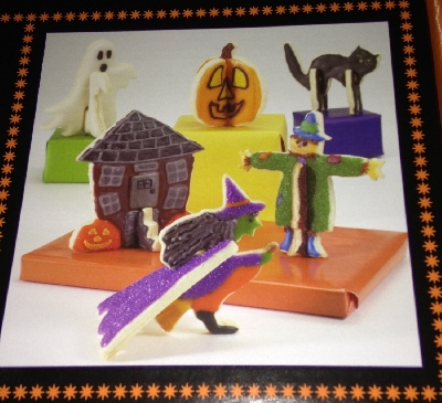 +MBA #1515-0001  "Nordic Ware 3D Stand Up Halloween Cookie Cutter Set"