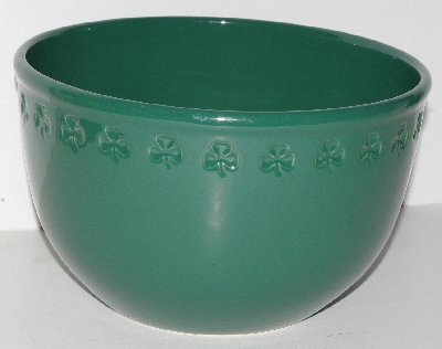 +MBA #2323-0028  "2003 Chantal 12 Cup Green Ceramic Clover Mixing Bowl"