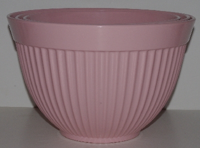 +MBA #2424-0036  "Set Of 3 Pink Thick Plastic Nesting Mixing Bowls"