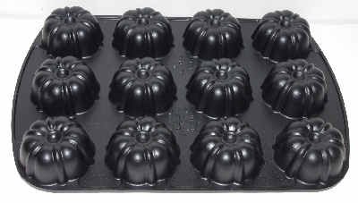 +MBA #2525-0064  "Black Nordic Ware Fluted Muffin Pan"