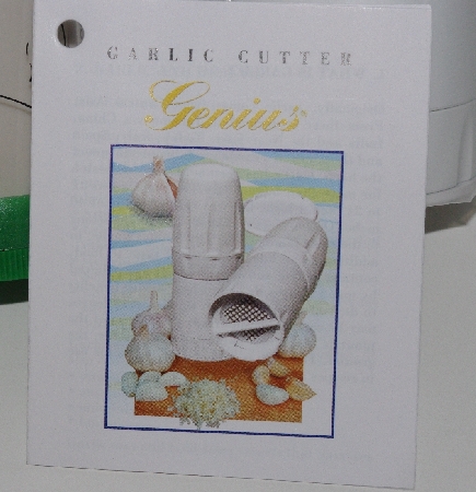+MBA #2626-0127 "Genius Garlic Cutter With Garlic Peeler"