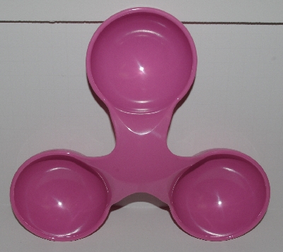 +MBA #2727-766    "Pink Plastic 3 Part Snack Dish"
