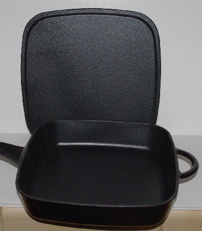 +MBA #2828-0045  "Black Technique Cast Iron Skillet Pan With Lid"