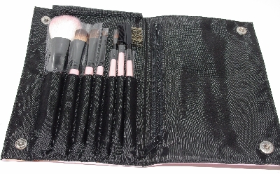 +MBA #2929-411    " 7 Piece Pink Make Up Brush Set With Pink Carry Case"